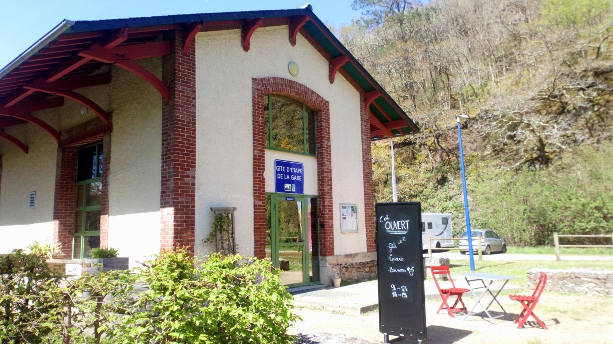 Ostal Scrignac - Gite D'Etape De La Gare Εξωτερικό φωτογραφία